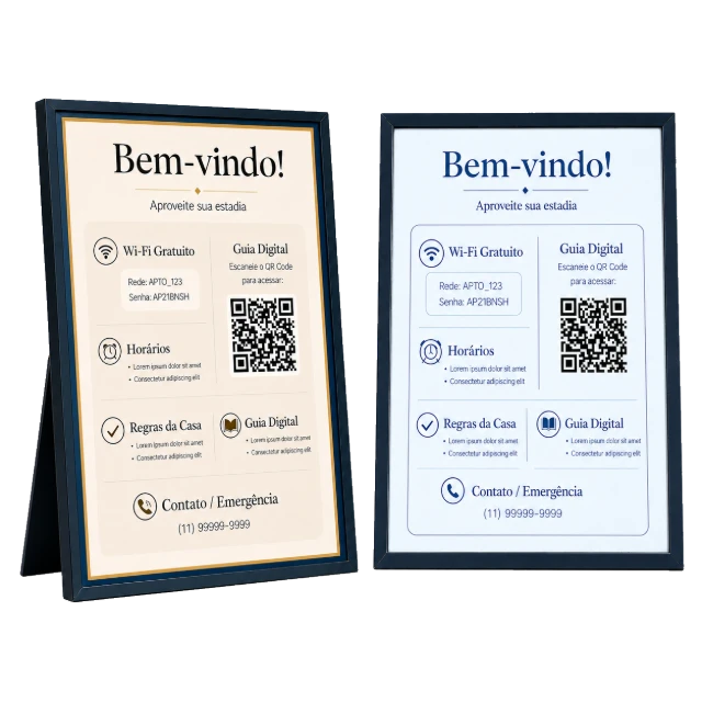 Duas placas de boas-vindas emolduradas, nas versões creme e azul, com Wi-Fi, horários, regras da casa, QR Code do guia e contato de emergência